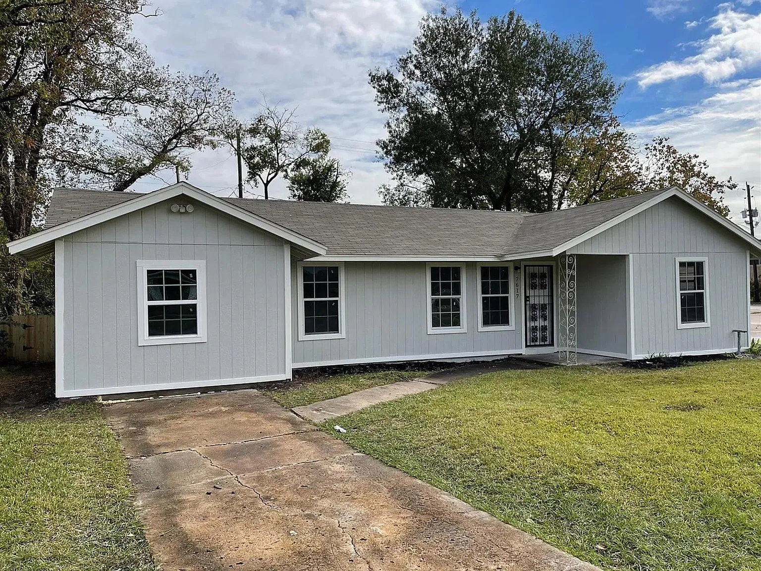 3 bed, 2.0 bath, 1325 sqft, $1,650 — Photo 1