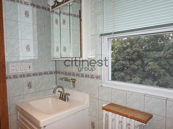 5th image of 330 20th St #2nd