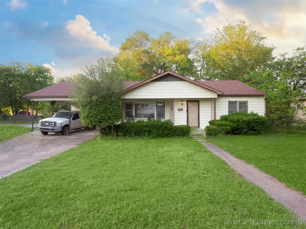 1001 Carbon Ave, Hartshorne, OK 74547