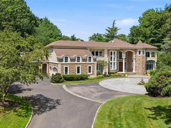 55 Coves Run, Oyster Bay Cove, NY 11791