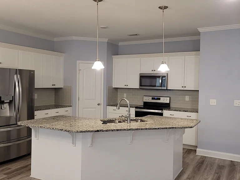 1654 Goshen Rd — Photo 3