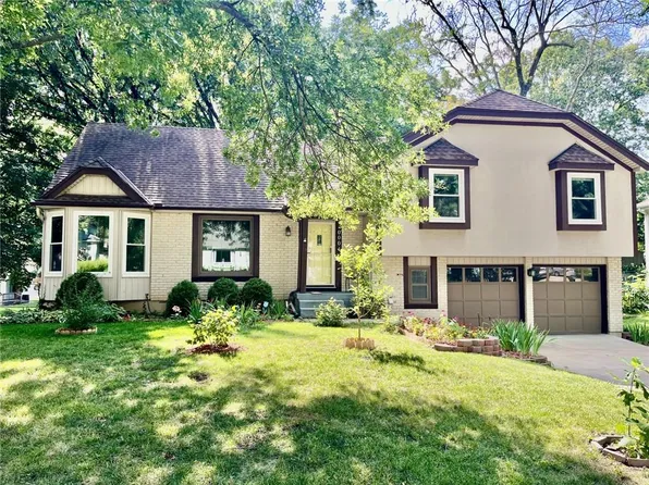 10004 Cody St, Overland Park, KS 66214