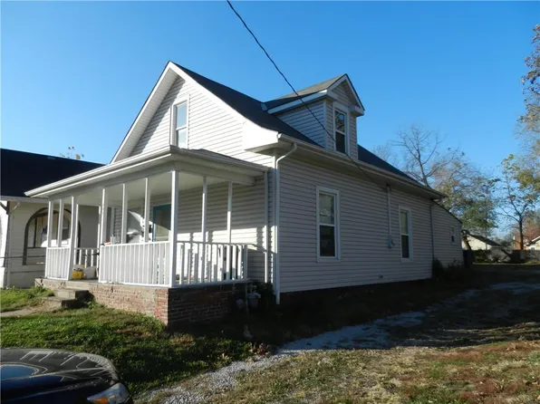 308 E Short Ave, Independence, MO 64050