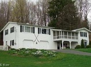 7035 Lakeview Dr, Hanoverton, OH 44423