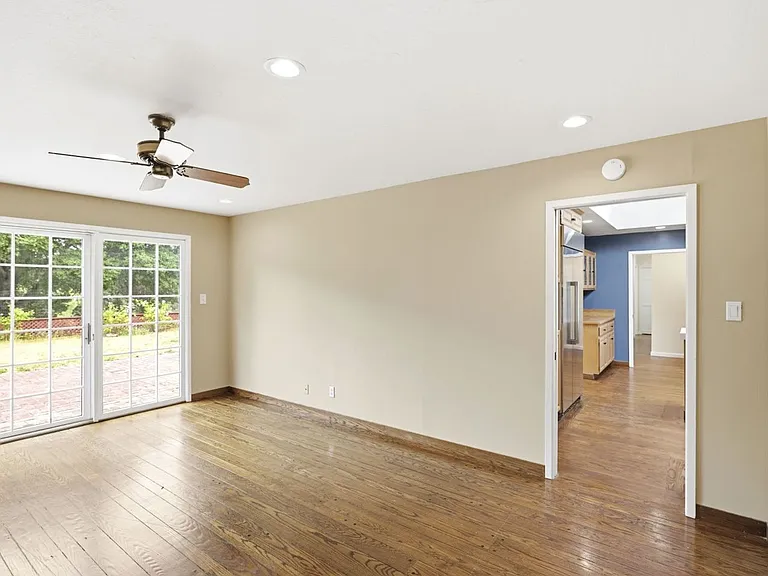 2973 Arguello Dr — Photo 11
