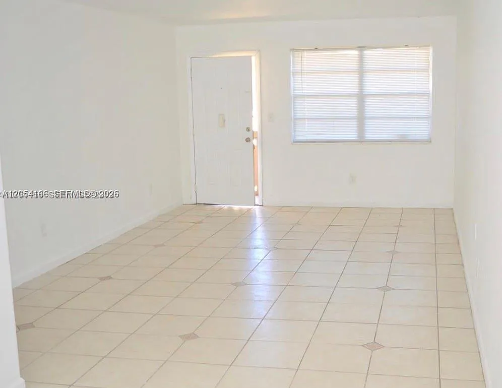 Biscayne Park Terrace Con — Photo 1