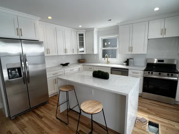 89 Thurton Pl #1, Yonkers, NY 10704