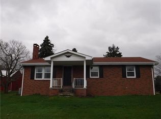 245 Clearview Dr, Ellwood City, PA 16117