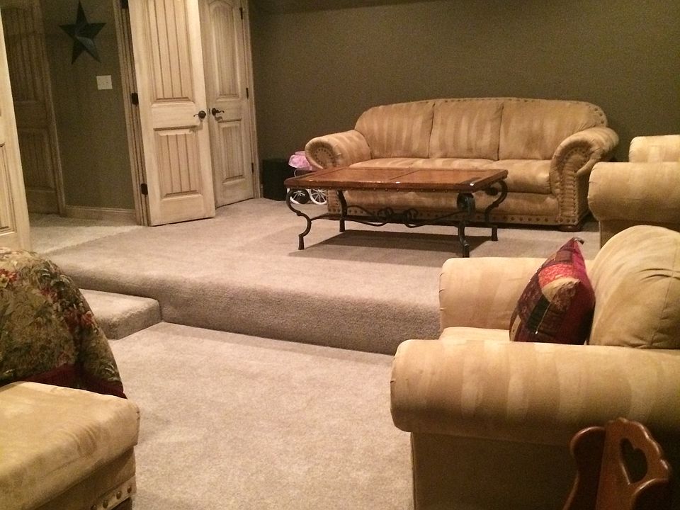 2nd image of 10467 S 86th Ave E