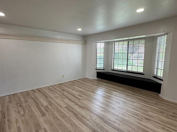 2nd image of 3040 Boulder Ave