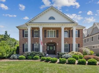 155 S Kenmore Ave, Elmhurst, IL 60126