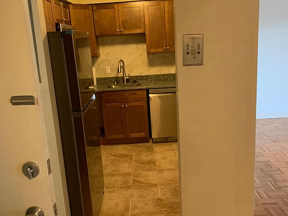 4th image of 1025 Hancock St Unit 6D