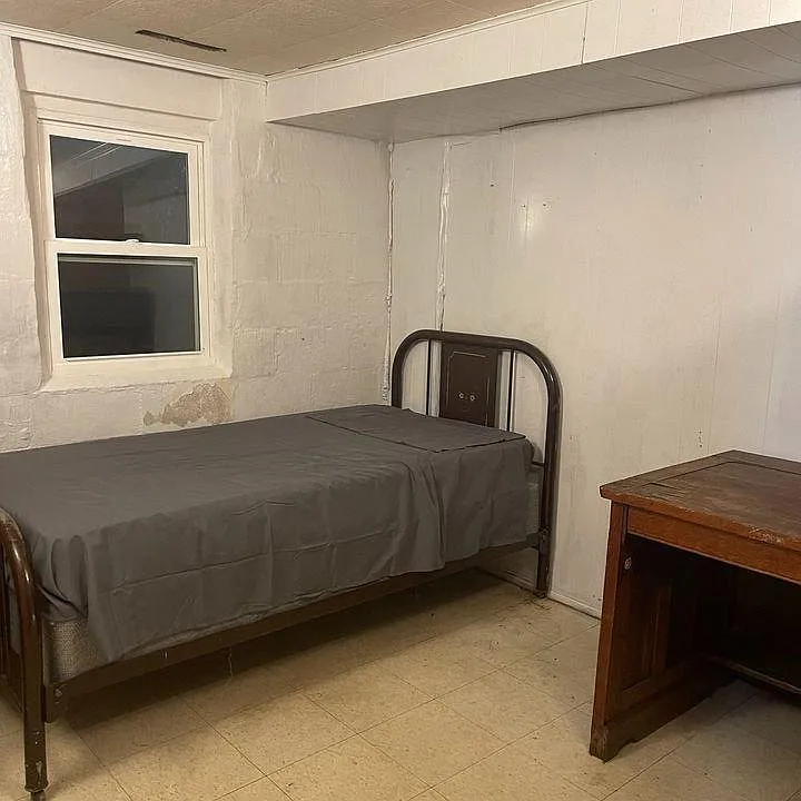 2018 Dyke Ave #2