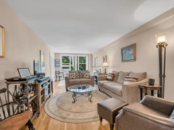 209-25 18th Avenue 3J image 3 of 17