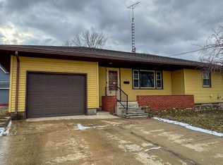 308 2nd Ave SW, Hampton, IA 50441