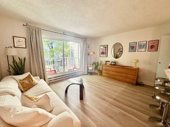 1545 E 2nd Ave #101, Vancouver, BC V5N 1C8