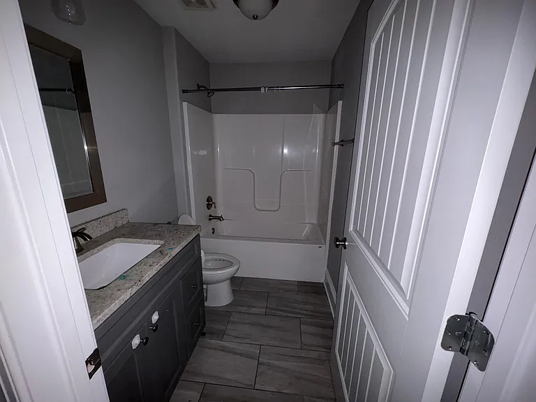 58 Commodore Pl — Photo 2