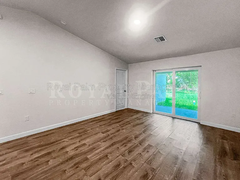 745 Harry Ave S — Photo 7