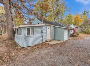 3240 W Shoreline Dr, Columbia City, IN 46725