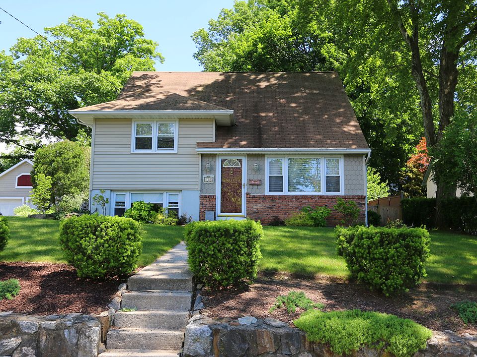 1st image of 105 Sunnyside Ave