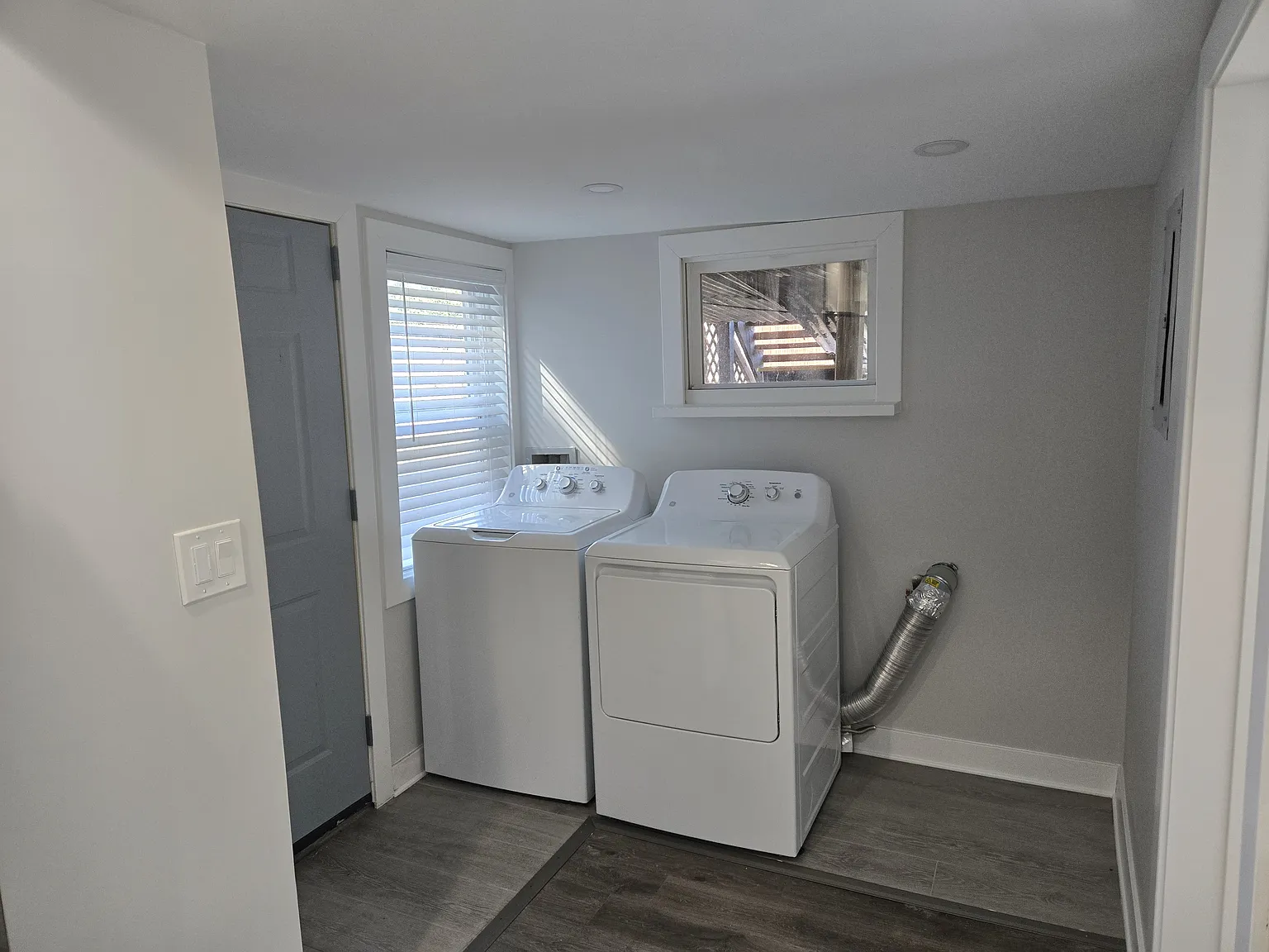 2 bed, 684 sqft, $2,100 — Photo 3