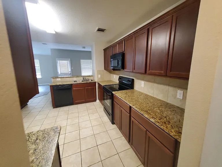 2432 French St — Photo 10