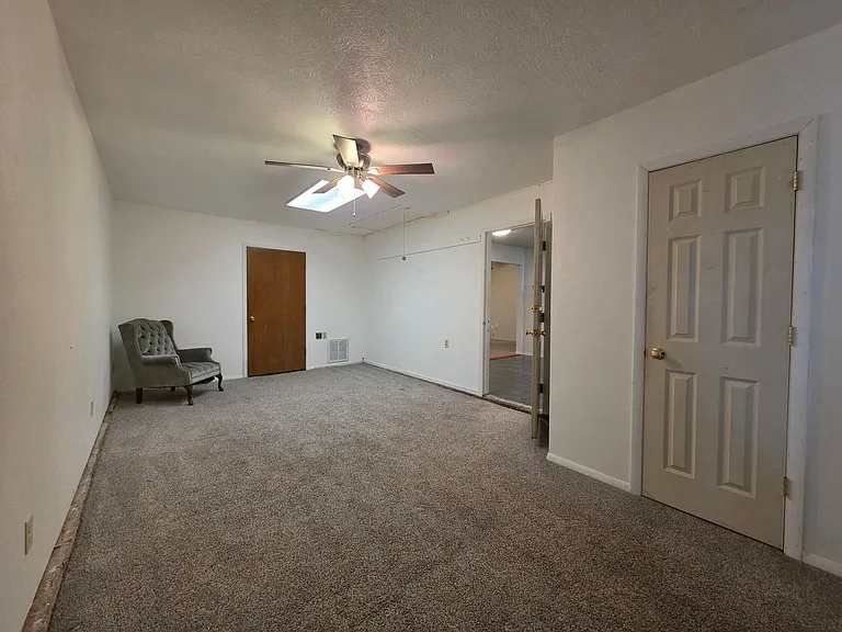 1 Red Oak Rd — Photo 12