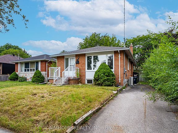 2nd image of 36 Moraine Hill Dr