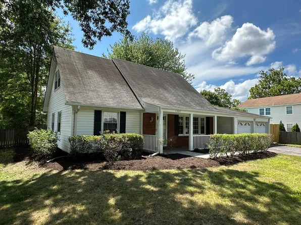13217 Poplar Tree Rd, Fairfax, VA 22033