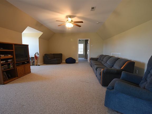 2nd image of 621 Heartland Ct