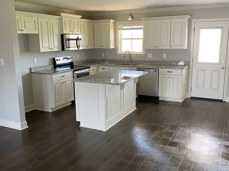 132 Shumard Ct — Photo 2