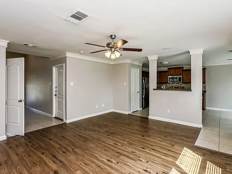 8916 Highland Orchard Dr — Photo 5