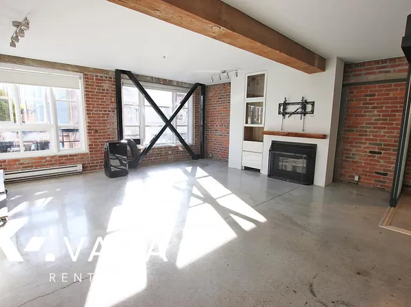 1066 Hamilton St #308, Vancouver, BC V6B 2R9