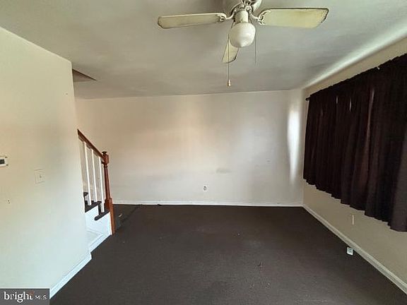 3rd image of 4926 Schaub Ave