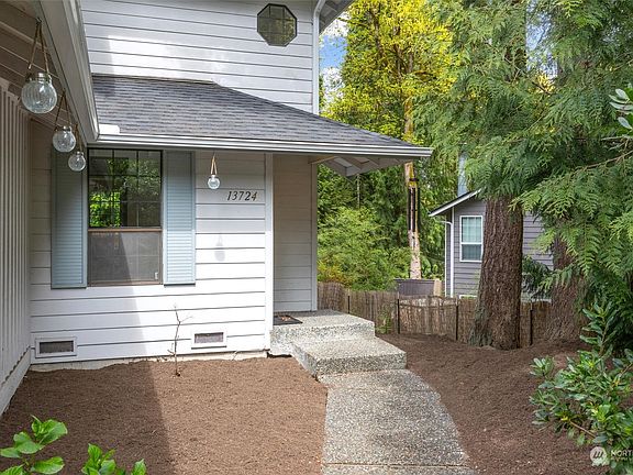 3rd image of 13724 NE 87th Street