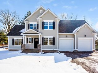 678 B Main St, Cromwell, CT 06416