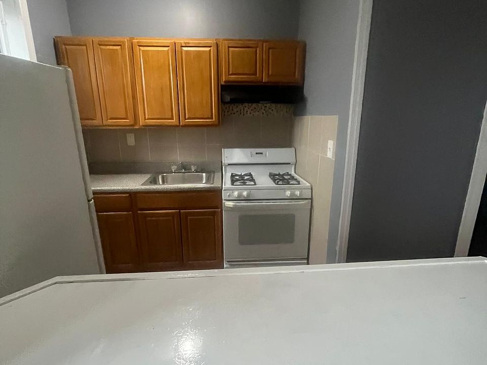 1st image of 246 Roseville Ave #502