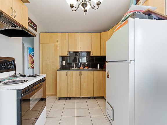 3rd image of 12758 117th St NW