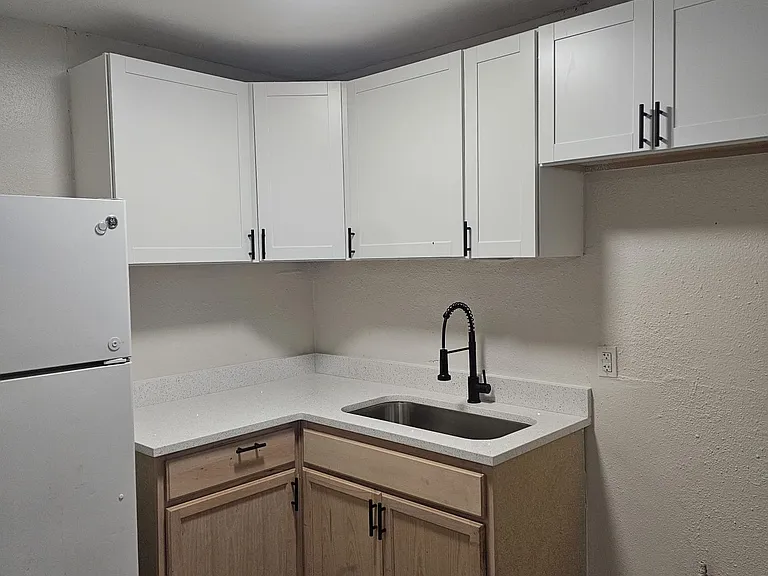 347 Ware Blvd #13 — Photo 1