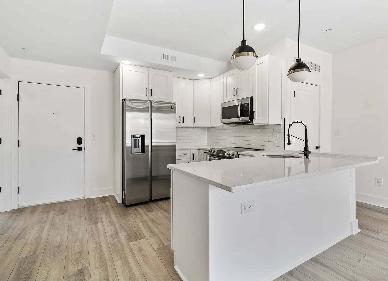 2 bed, 1000 sqft, $1,950 — Photo 4