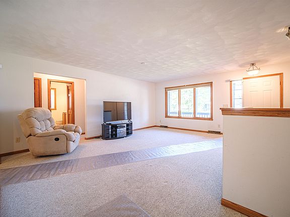 5th image of 7415 Ashton Villa