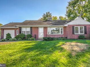 1010 Bluegrass Rd, Lancaster, PA 17601