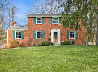 1021 Woodhill Dr, Gibsonia, PA 15044