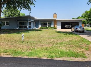 200 N Barrickway, Tonkawa, OK 74653