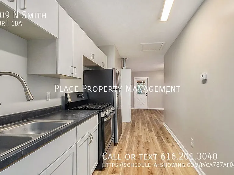 409 N Smith St — Photo 1