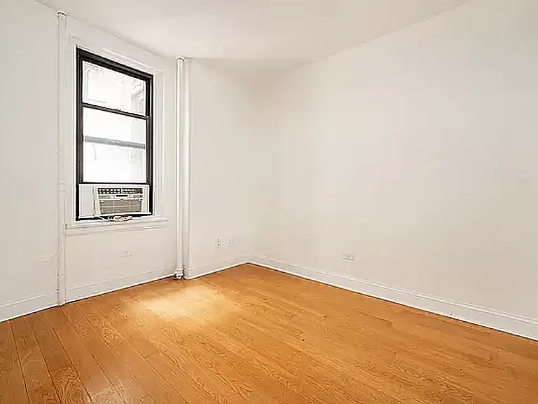 134 W 93rd St #4F — Photo 11