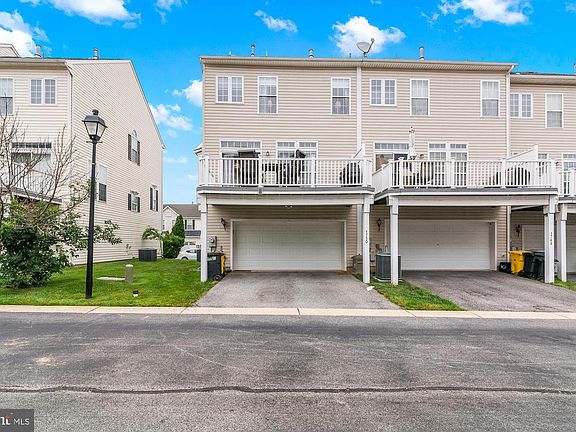 4th image of 1750 Theale Way