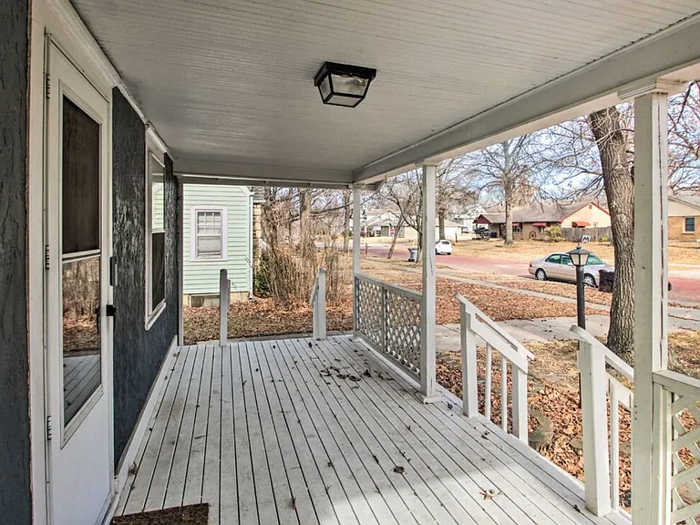 1417 Washington St — Photo 4