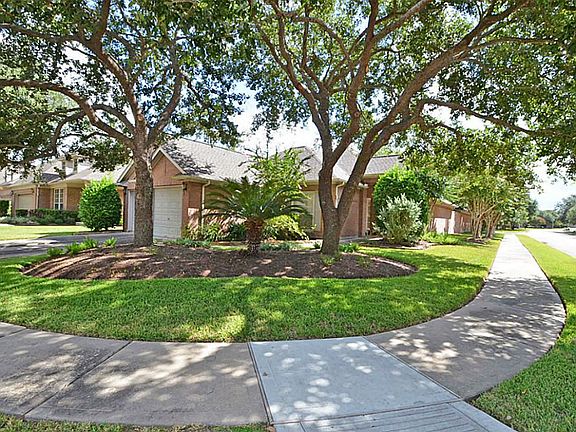 2nd image of 13919 Aspen Cove Dr