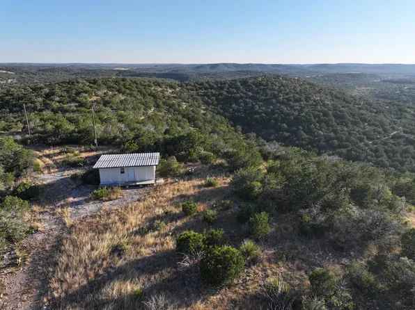 7 Indian Creek Dr, Rocksprings, TX 78880